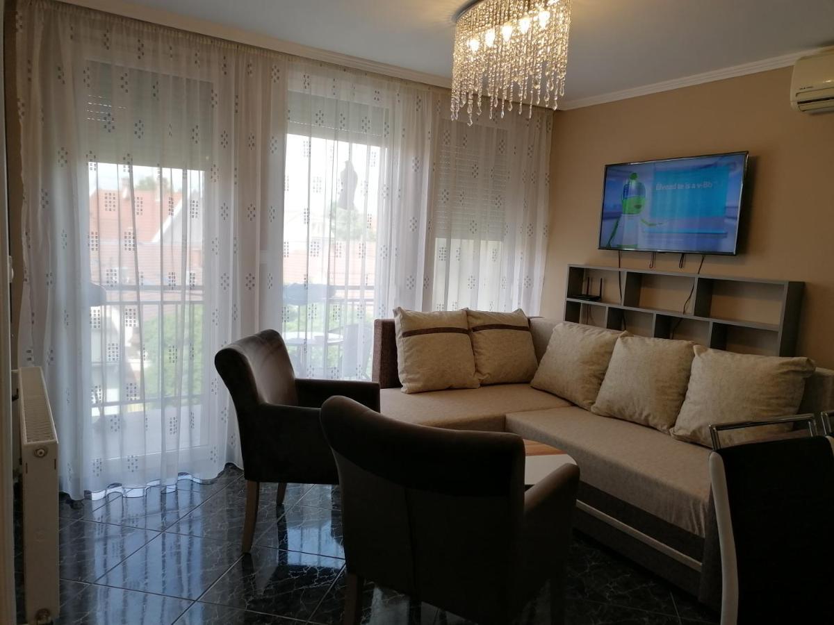 Bettina47 Apartman Хайдусобосло Экстерьер фото
