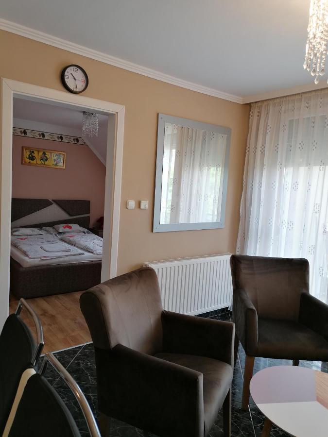 Bettina47 Apartman Хайдусобосло Экстерьер фото