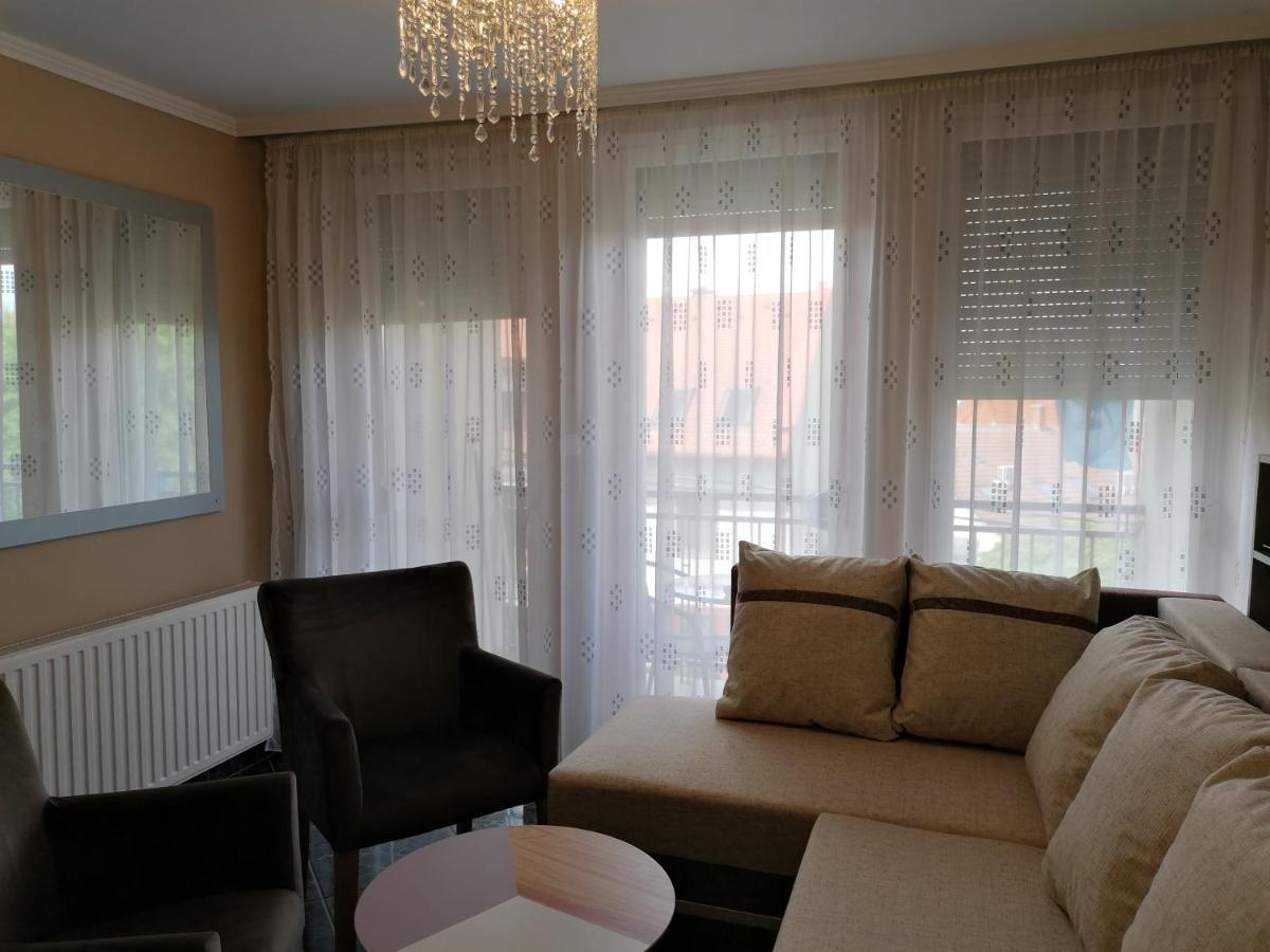 Bettina47 Apartman Хайдусобосло Экстерьер фото