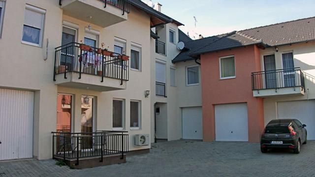 Bettina47 Apartman Хайдусобосло Экстерьер фото